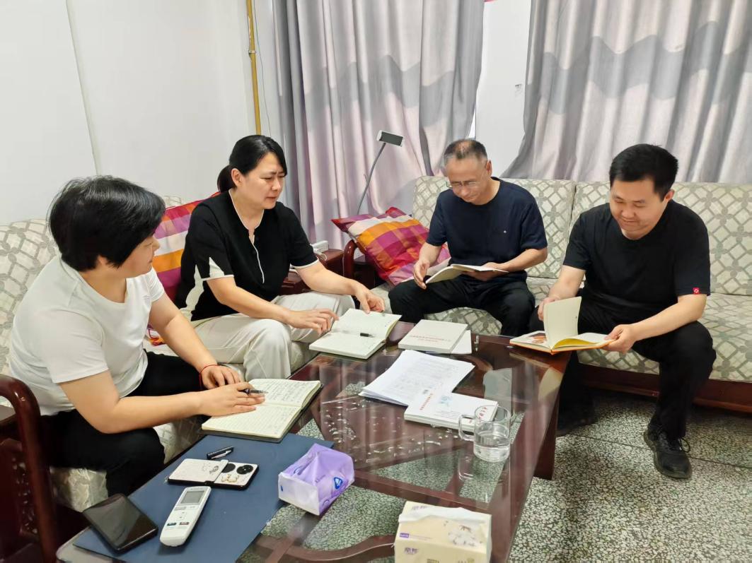 濮阳保险协会党支部开展--“深入贯彻中央八项规定精神学习教育”主题党日活动